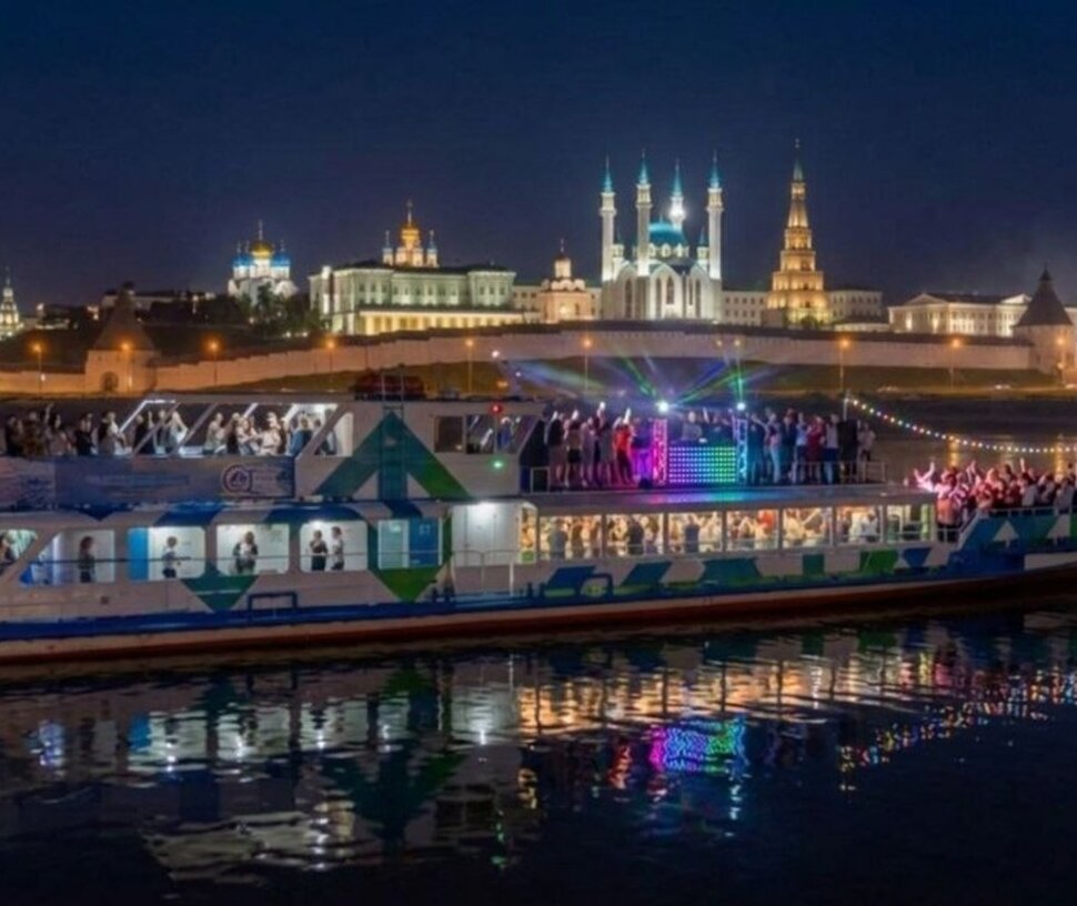 Теплоход Дельфин